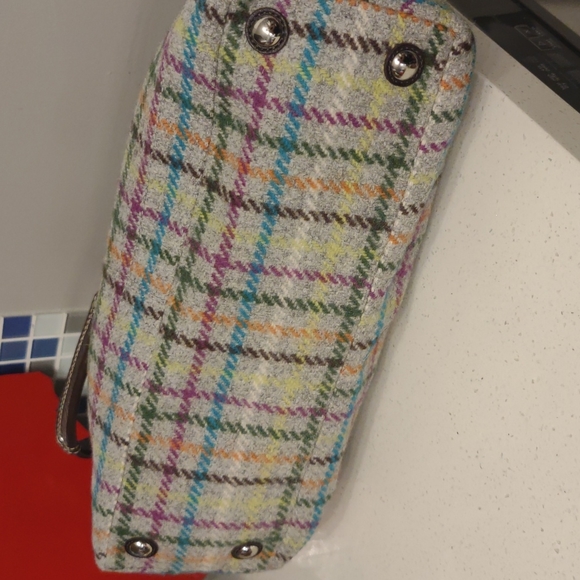 Coach - Picture 4 of 5